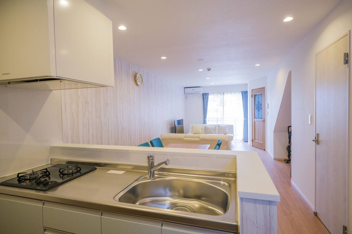 apartment, non smoking | 1 bedroom, in-room safe, desk, blackout curtains