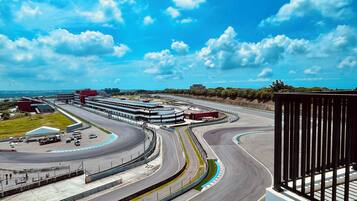 Phòng Suite | Hiên