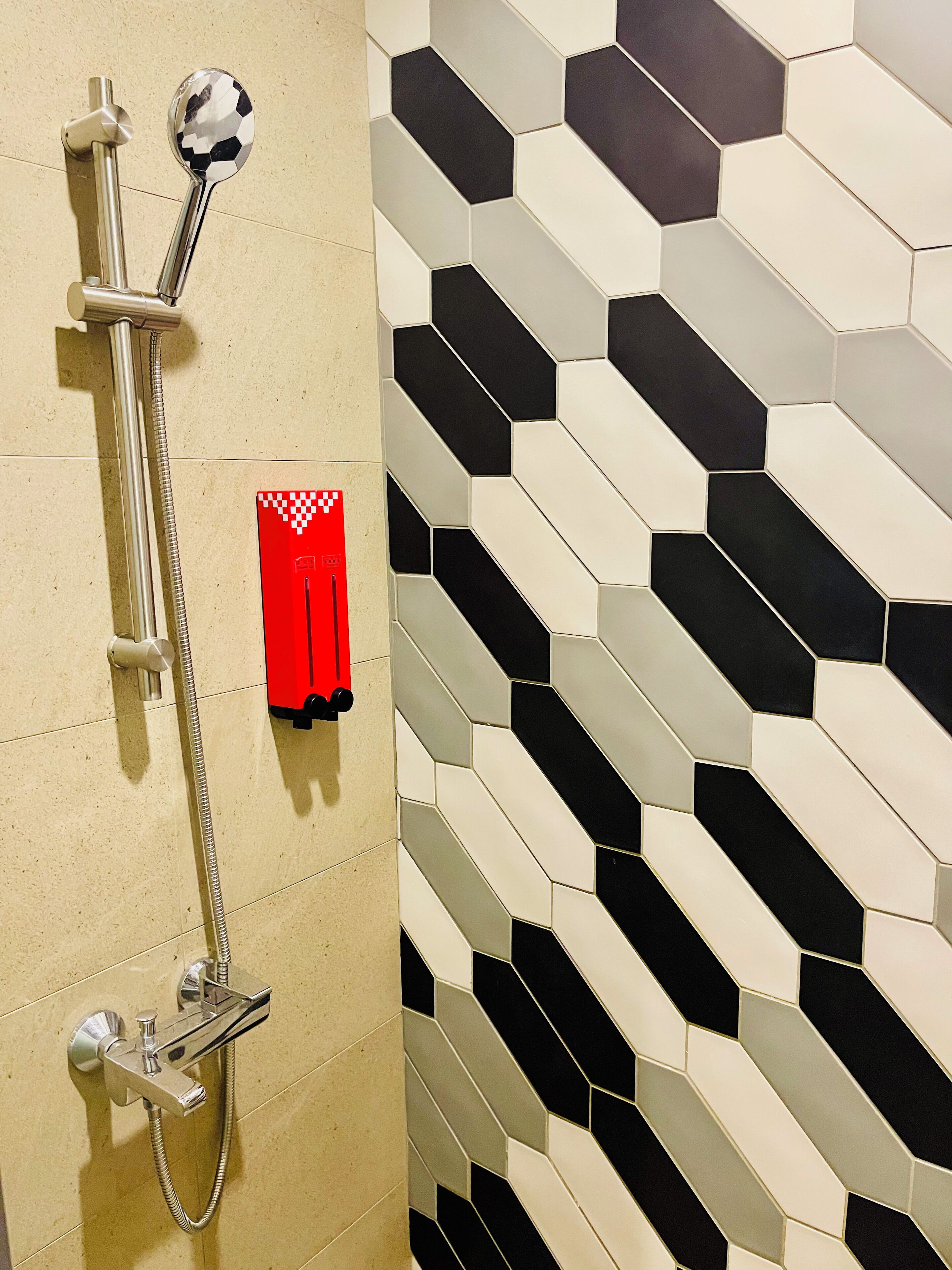 economy double room | bathroom | shower, hair dryer, slippers, bidet