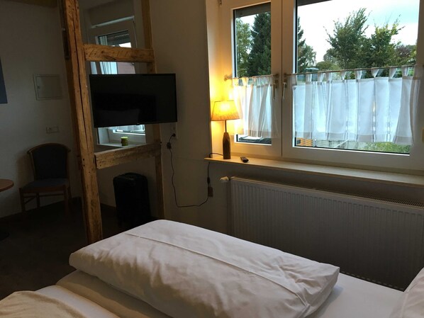 1 chambre, lit parapluie, Wi-Fi, draps fournis