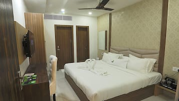 Premium bedding, laptop workspace, free WiFi, bed sheets