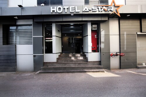 Hotel A Star - 50 Meter from Golden temple