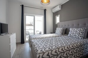 2 chambres, fer et planche à repasser, Wi-Fi gratuit, draps fournis