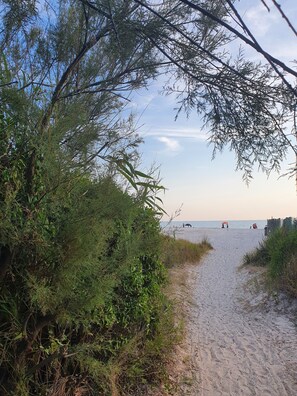Tæt på stranden, liggestole