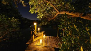 Property grounds - Lakefront 3-Bedroom Ground-Floor Suite • Heated Pool & Spa • Steps to Beach (Anna Maria)