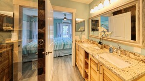 Combined shower/bathtub, hair dryer, towels - Ground Floor Lakefront Resort, Private Dock, Heated Pool & Spa, Close to Beach (Anna Maria)