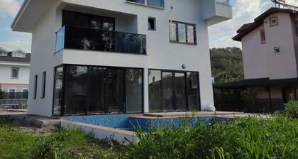 Infinity Lily Villa 2