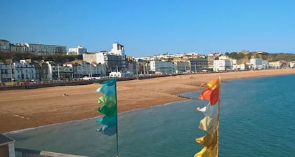 Location-Location-Location! - Spacious 2 Bed Apt with Sea & Country Views