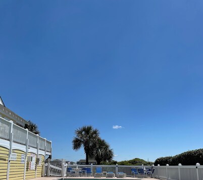 Spacious family home with private beachfront pool and clubhouse