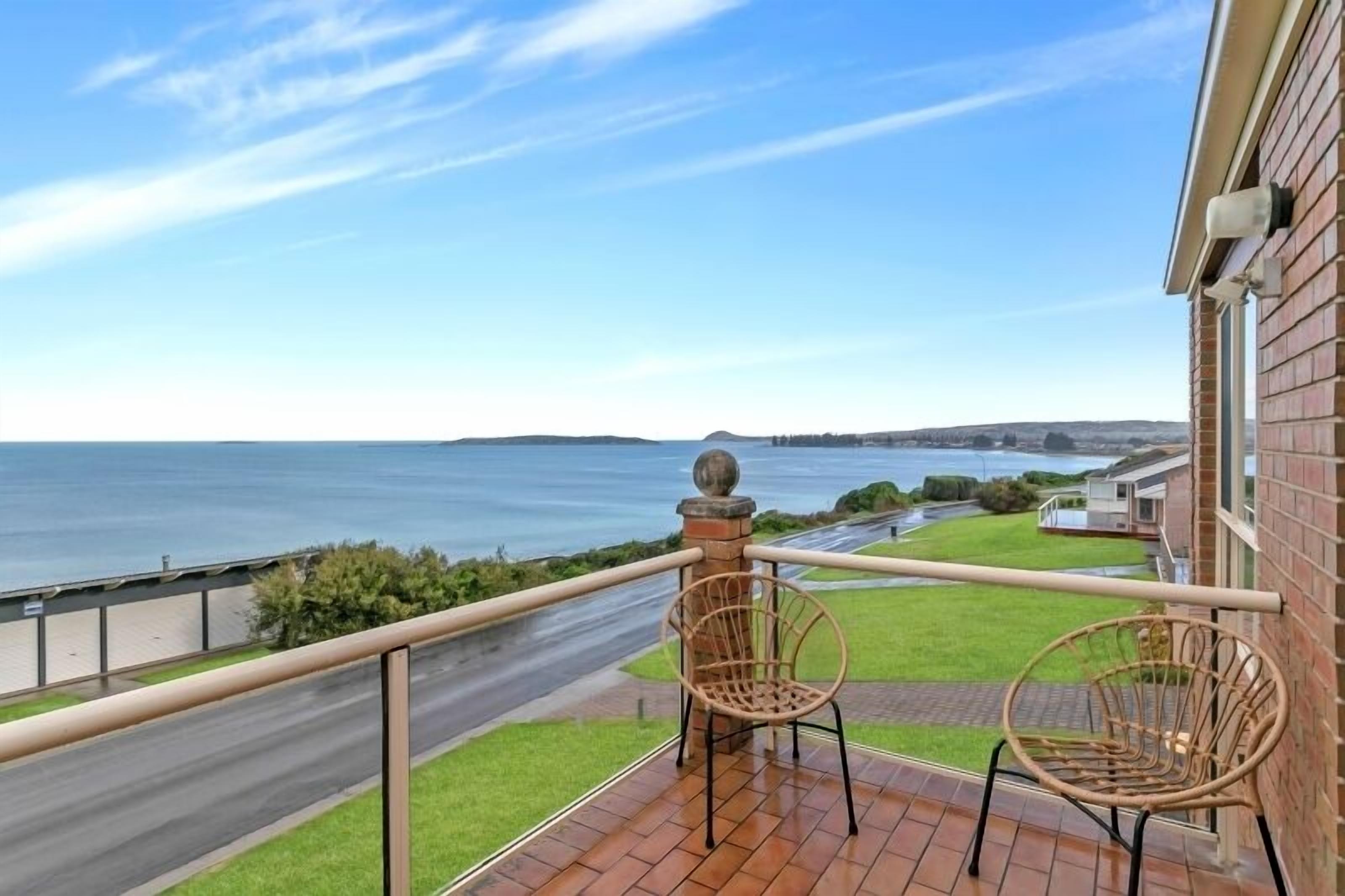 11 Hayward St-Pets Negotiable - Wi-Fi