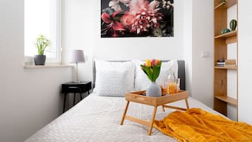 Apartament de disseny | 1 dormitori, roba de llit hipoal·lergògena i decoració individual