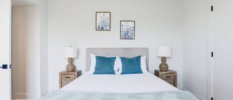 2 bedrooms, desk, iron/ironing board, travel cot