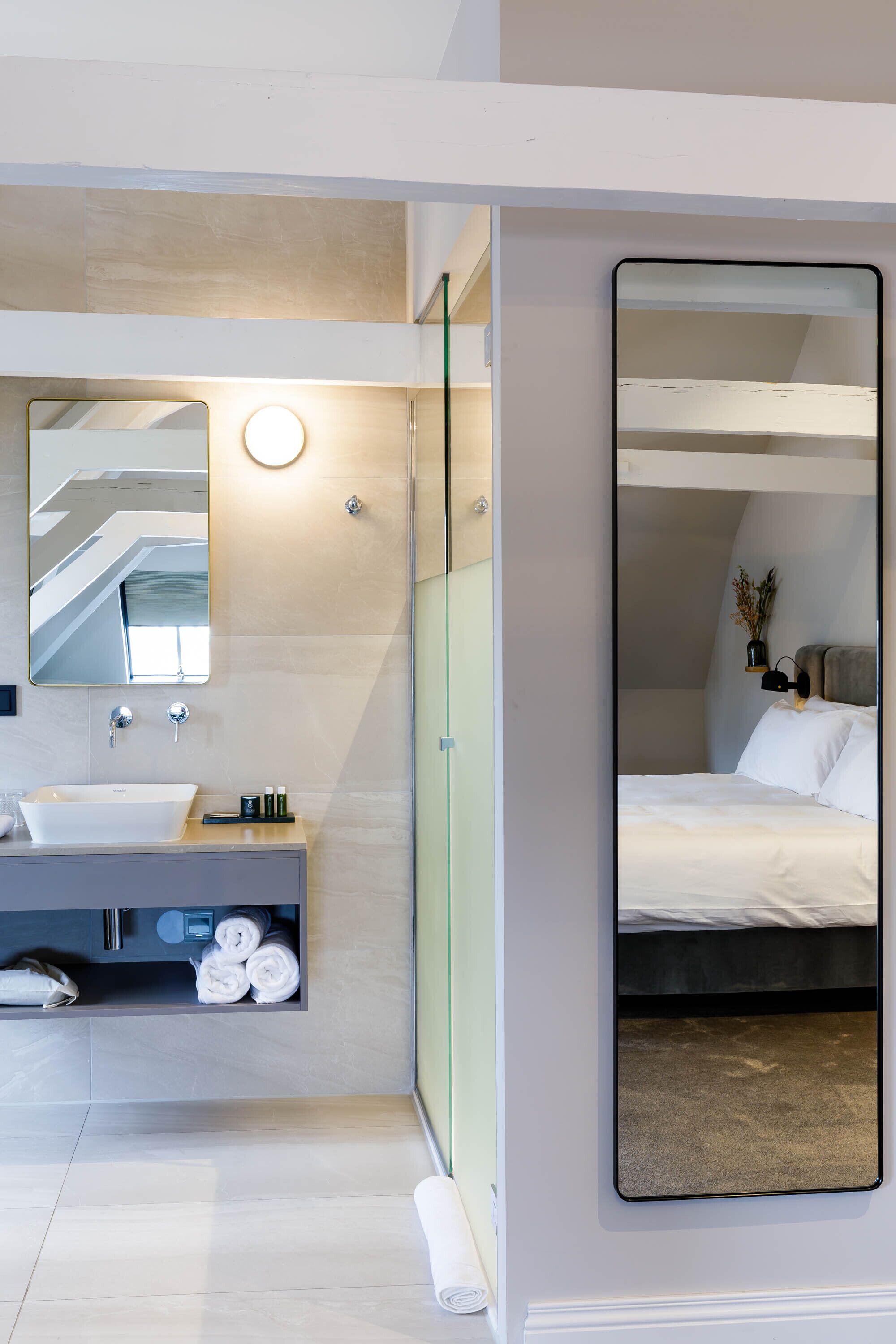 Junior Suite | Frigobar, cofres nos quartos, cortinas blackout, quartos à prova de som