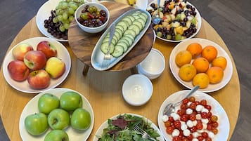 Desayuno continental diario (EUR 29 por persona)