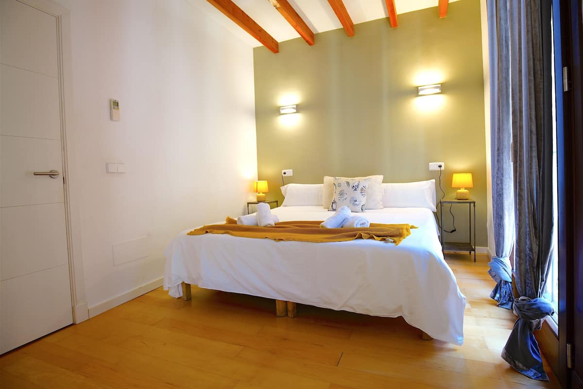 Appartement, 3 slaapkamers, balkon | 3 slaapkamers, een kluis op de kamer, individueel gedecoreerd