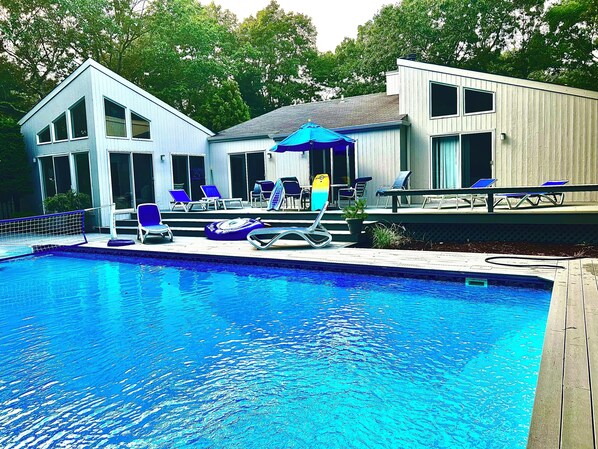 Outdoor pool, a heated pool - East Hampton SPECIAL (East Hampton)
