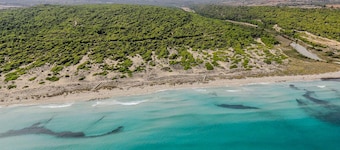 Semi-detached house 50 meters from the beach with meditation room, playground