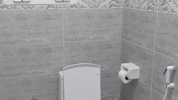 Superior Triple Room | Bathroom