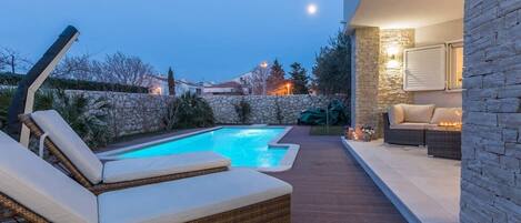 Sun deck