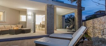 Luxury Villa White Rose with the Pool