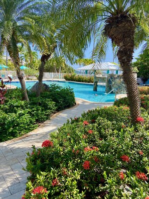 حمّام سباحة خارجي