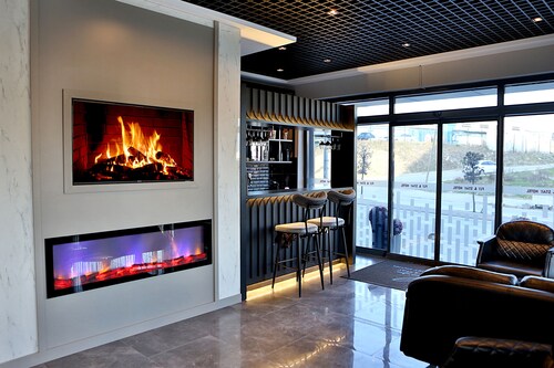 Fly And Stay Airport Hotel