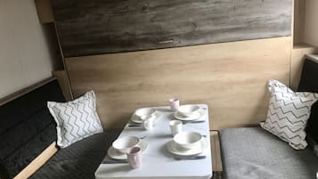 Kabin | Dapur pribadi | Lemari es, microwave, oven, dan kompor