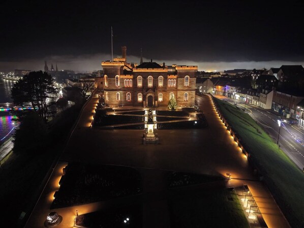 Exterior - 2 Bed Lodge - Sleeps 4 - Patio - Parking - Wifi (Inverness)