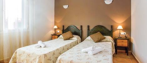 2 bedrooms, iron/ironing board, free WiFi