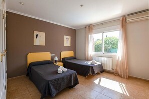 5 soverom, strykejern/-brett og wi-fi (inkludert)