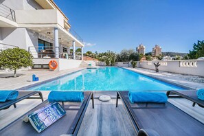 Imagen sin descripción, 2 de 32, botón