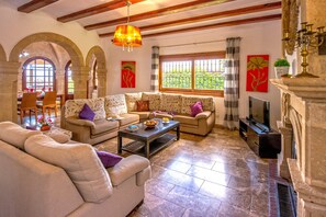 TV - 0327 Villa El Cau with private pool (Javea / Xàbia)