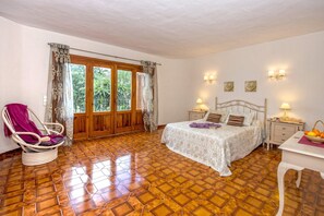4 dormitorios, tabla de planchar con plancha, wifi gratis
