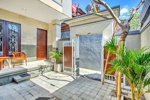 Exterior detail - OYO 3897 Fajar Guest House (Kerobokan)