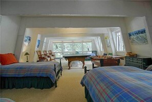 4 soverom, skrivebord, strykejern/-brett og wi-fi (inkludert)