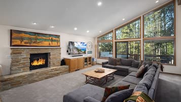 Smart TV, DVD player, ping pong, books