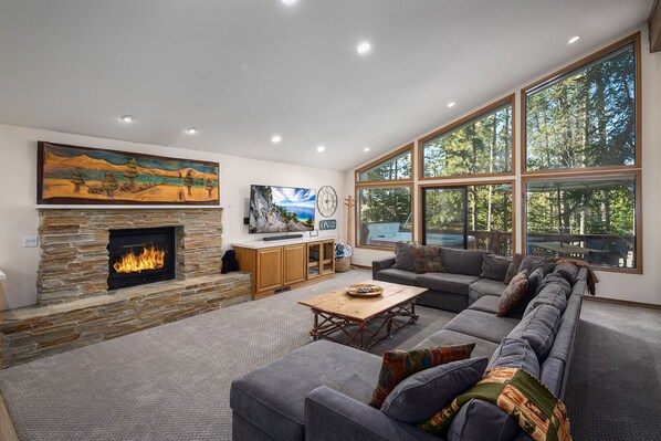 Smart TV, DVD player, table tennis, books