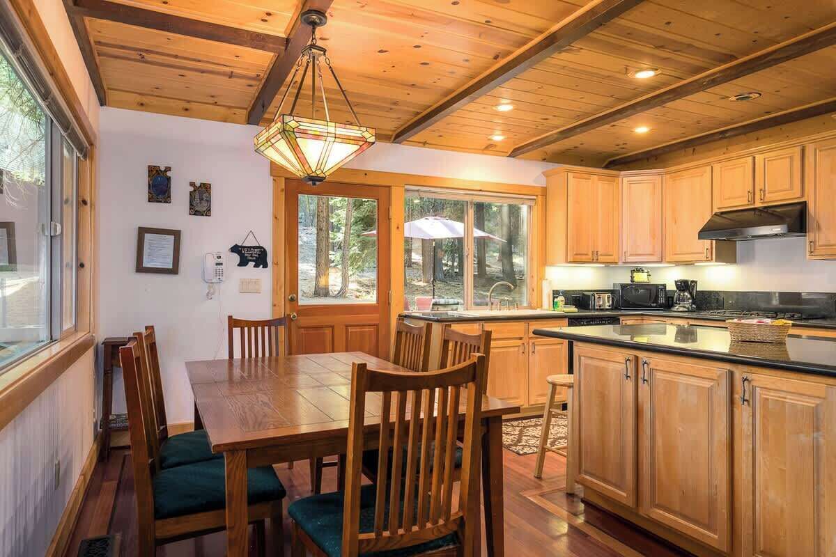 冰箱、微波炉、烤箱、炉灶