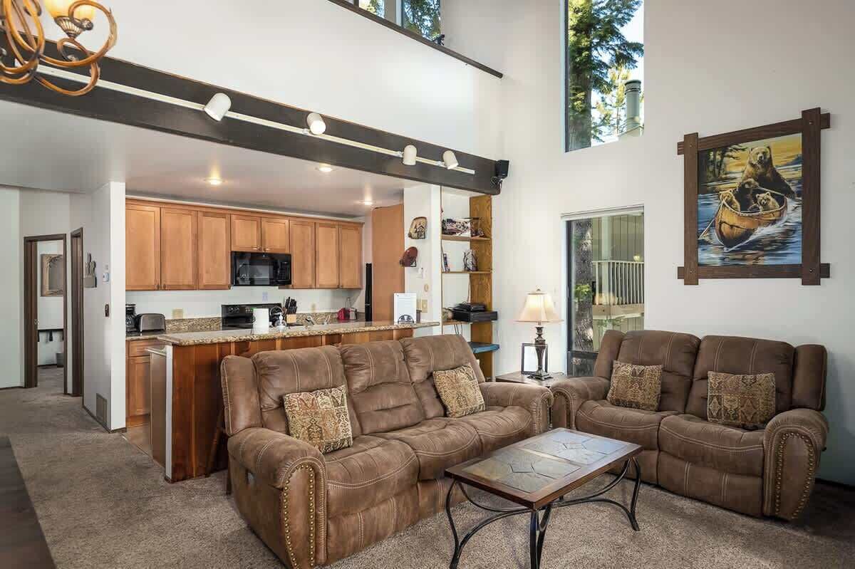 Smart TV, fireplace, DVD player, ping pong