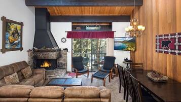 Smart TV, fireplace, DVD player, ping pong