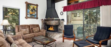 Smart TV, fireplace, DVD player, ping pong