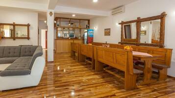 Flachbildfernseher, Stereoanlage