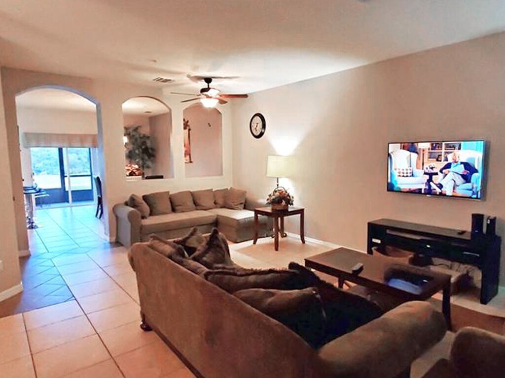 Oakwater Resort - 3 bedroom/2.5 bath Townhouse. Minutes to Disney!