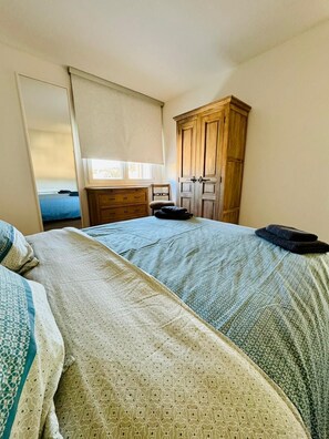 3 quartos, escrivaninha, berço de viagem, Wi-Fi de cortesia