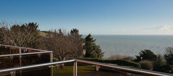 Spacious Self-Catering 1 Bed Apt/Country & Sea Views