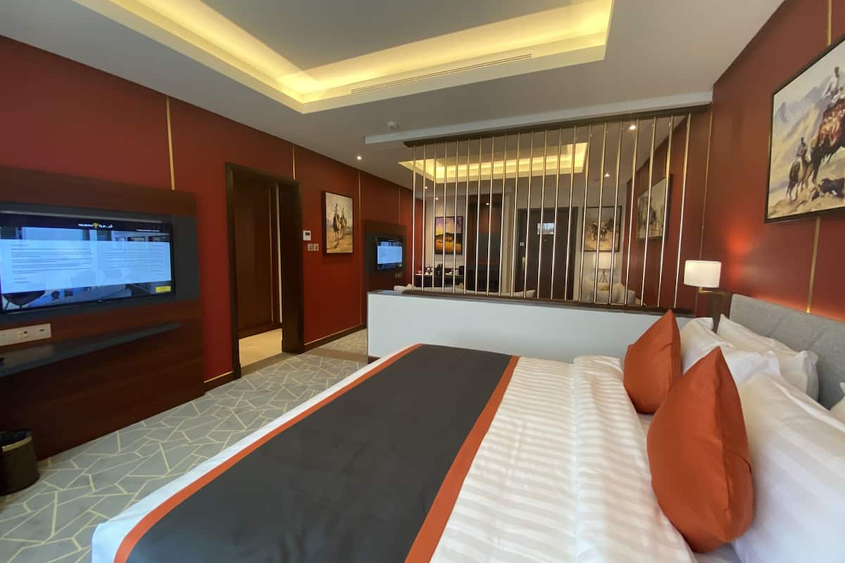 executive suite | 1 bedroom, minibar, in-room safe, desk