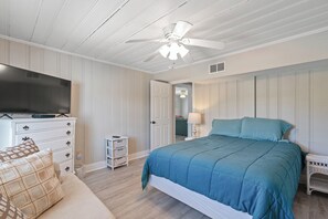 4 bedrooms, desk, free WiFi, wheelchair access - A Step Away - 4 Bedroom Home in North Myrtle Beach (North Myrtle Beach)