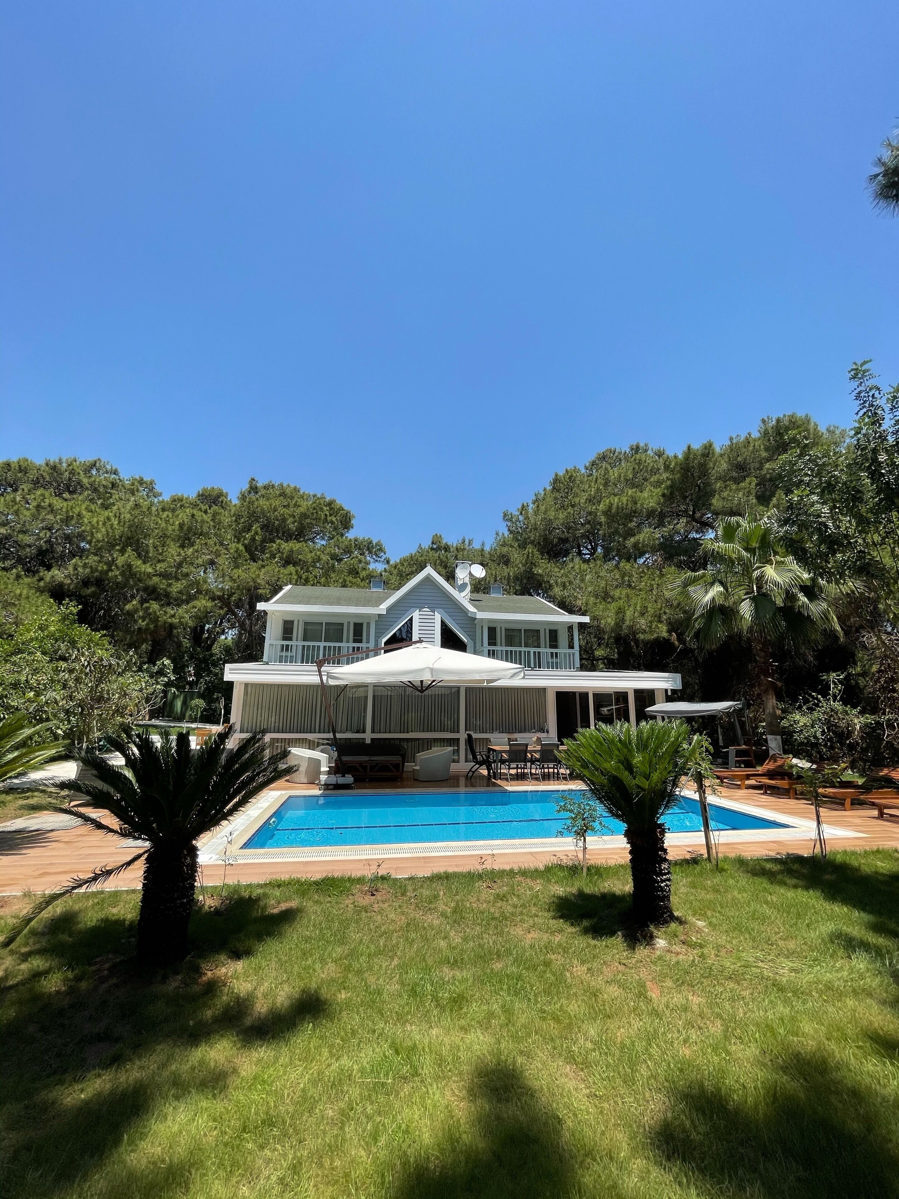 Very Special Villa 6 bedrooms (pool, football field, sauna,BBQ)