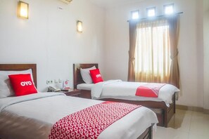 Room - OYO 3894 Karunia Muslim Syariah (Jakarta)