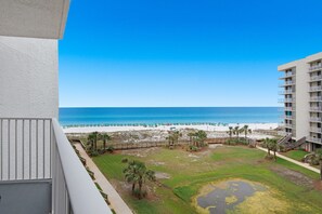 Property grounds - Gorgeous Beachfront Condo with FREE Beach Service! (Miramar Beach)